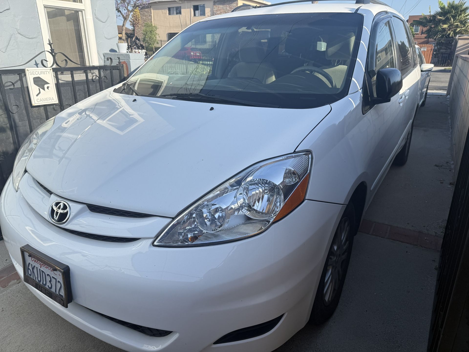 Toyota Sienna vAN
