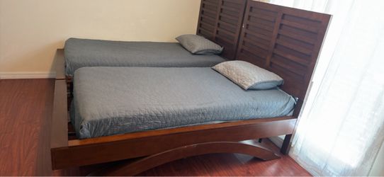 Two twins size bed with mattresses