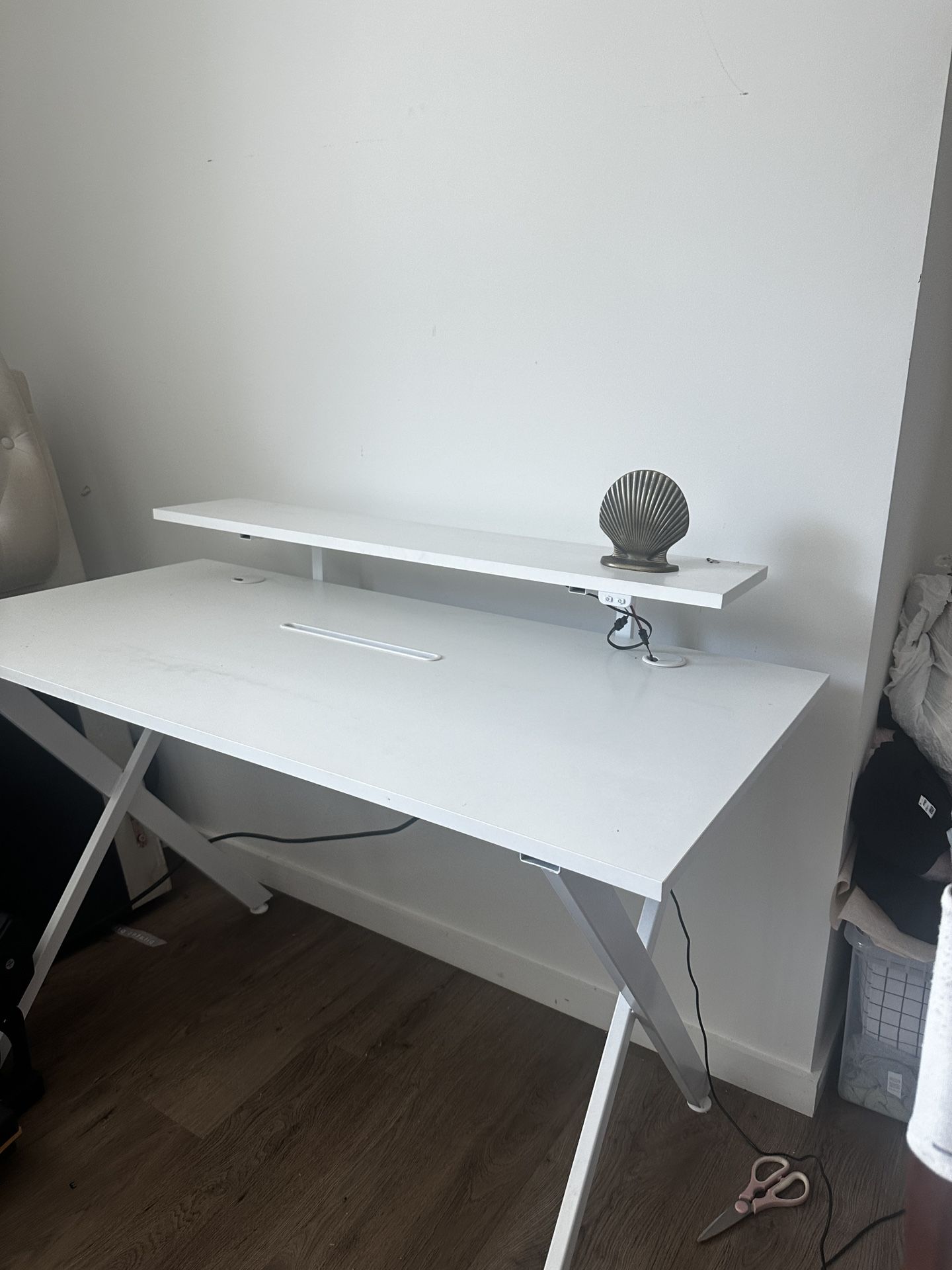 Wade Logan® Barid White Desk & Reviews | Wayfair White Desk