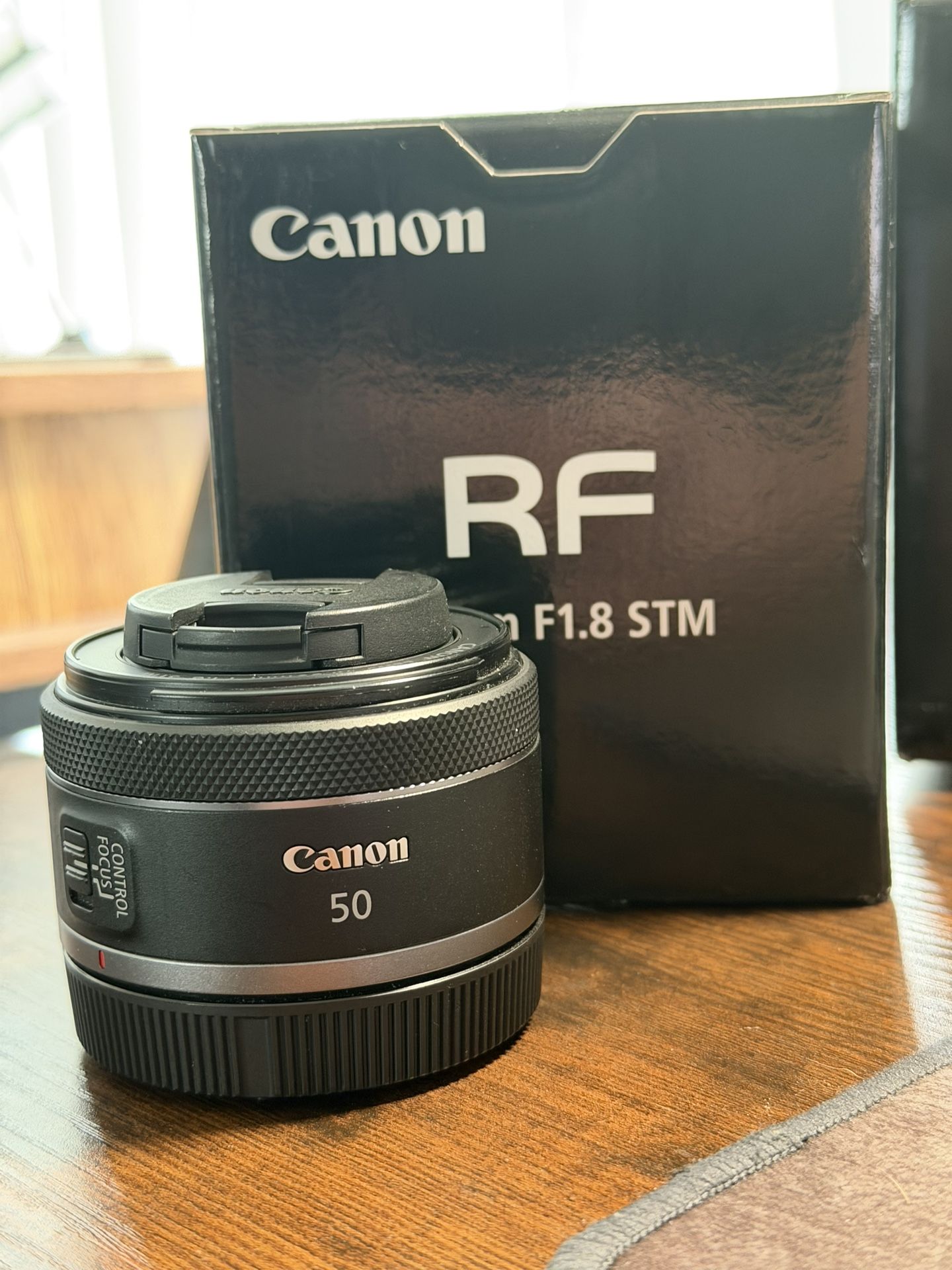 Canon RF 50 F1.8