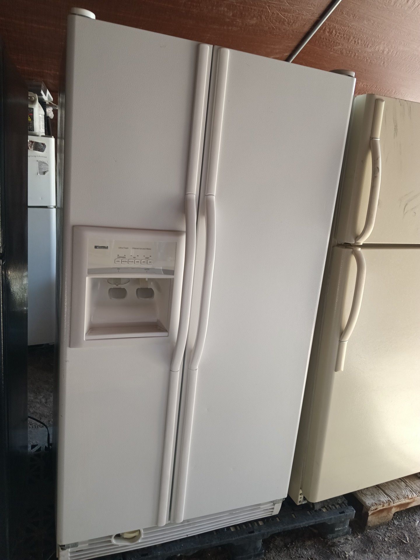 Kenmore refrigerator side by side everything works good 💯