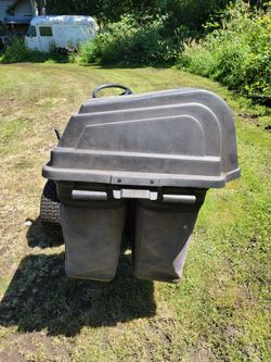 Duo lawnmower bagger assembly for PoulanPro
