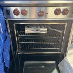 30in Wolf Gas Stove And Hood