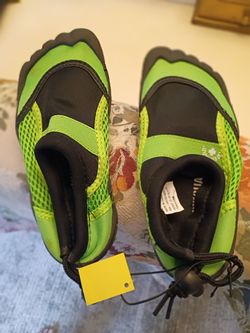 Swim shoes, water shoes