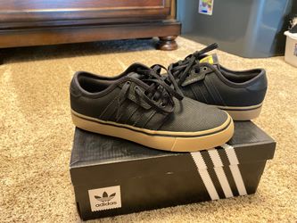 Adidas shoes black and brown size 4 1/2