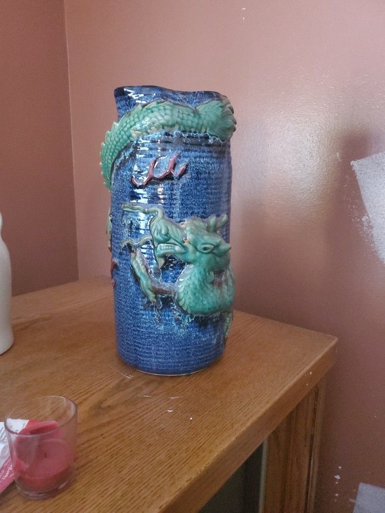 Vintage Chinese Dragon Vase
