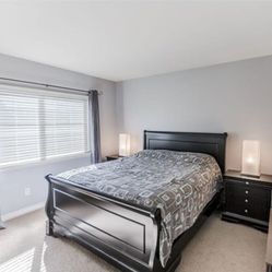 Queen Bedroom Set - Bed+Box Spring+2 Nightstands