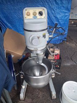 Globe commercial mixer