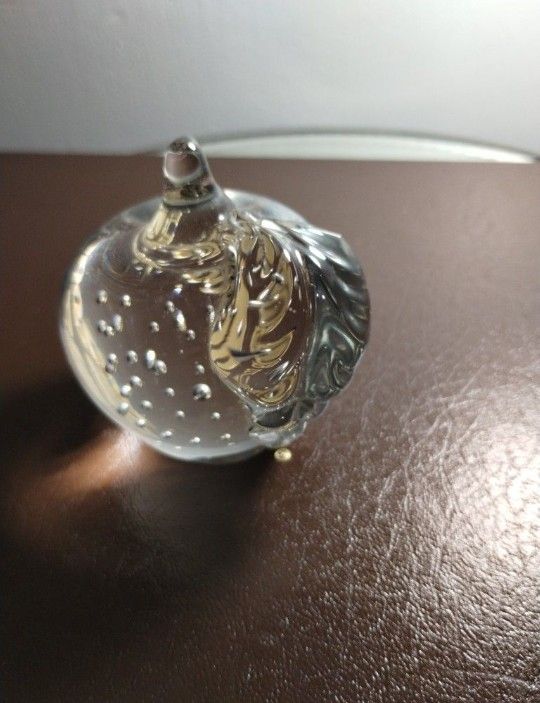 VINTAGE CLEAR GLASS APPLE PAPERWEIGHT 2.5" - M05