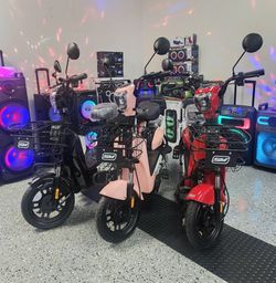 25MPH, 40 MILE RANGE - ADULT Electric SCOOTER/MOPED ‼️🔥