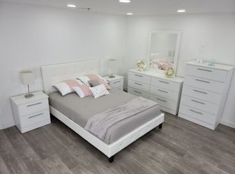 Bedroom Set - Juego De Cuarto 