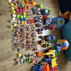 Blippi Figures & vehicles set