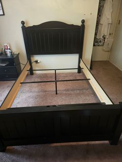 Ashley - Black Poster Bed