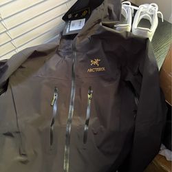 Arc’teryx Gore-Tex Shell Jacket Black | Waterproof | Men’s | Excellent Condition