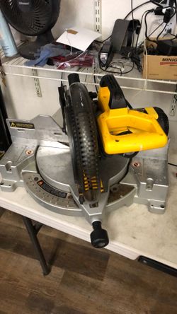 1003 Dewalt DW703 Single Bevel 10” Compound Miter Saw 547826