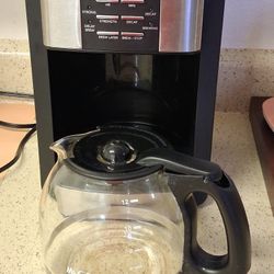 Mr. Coffee 12-Cup Programmable Coffee Maker – Works Great ☕