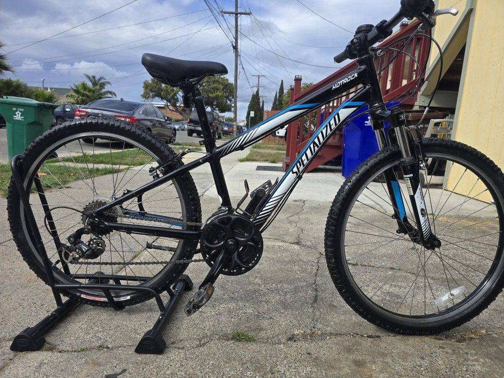 Specialized HotRock 24"Tires
Great Condition Ready to Ride