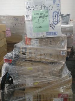 Bike pallet 1 electric battery powered bike, 5 regular bikes and 1 little tikes item