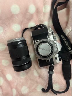 OM SYSTEM OM-5 Mirrorless Camera + 2 Lens Kit – Excellent Condition