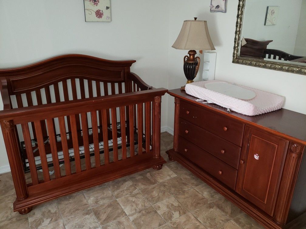 Crib and dresser/ changing table