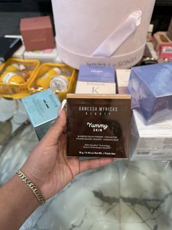 Danessa Myricks Beauty Yummy Skin Blurring Balm Powder -Universal Primer
