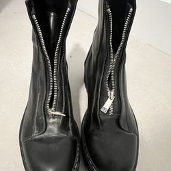 Zara- LOW HEELED LEATHER ANKLE BOOTS WITH ZIPPER  