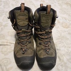 Keen Waterproof/snowproof Hiking Boots