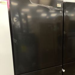 Hisense 17.2 cu.ft. Refrigerator With Bottom Freezer With Energy Star Certified 