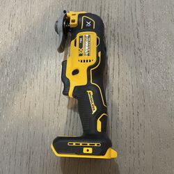 DEWALT XR 20-volt Max Cordless Brushless Variable speed Oscillating Multi-Tool