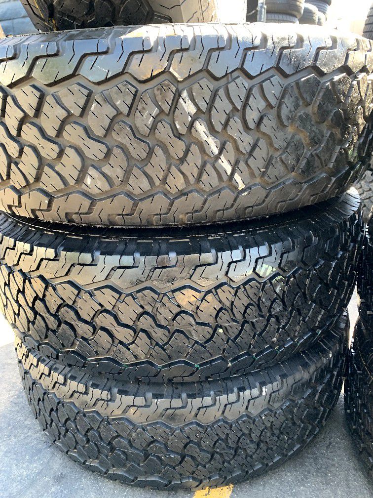Set of used tires with 95% of life 265/70R16 bfgoodrich for $300 all four 