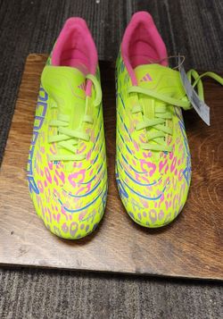 Adidas predator League FG soccer cleats