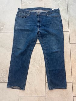 Men's Medium Wash Straight Leg Jeans