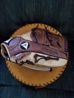 Akadema *ATR32* Baseball Glove *New*