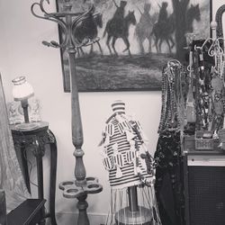 Vintage Decor & Art