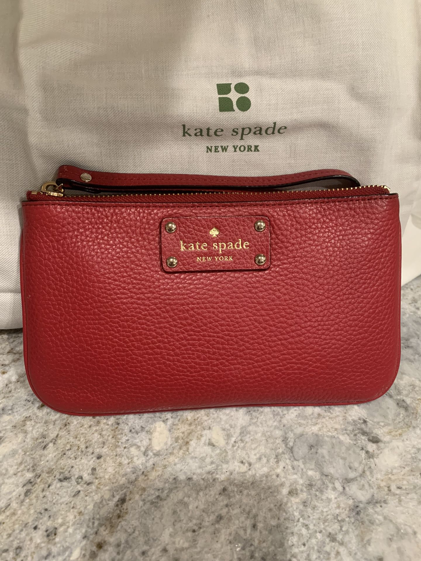New Authentic Kate Spade Leather Wristlet, Designer Kate Spade Wristlet  Wallet, Large Kate Spade Red Leather Wristlet for Sale in Arlington  Heights, IL - OfferUp