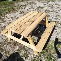 (NEW) Kids Picnic Table