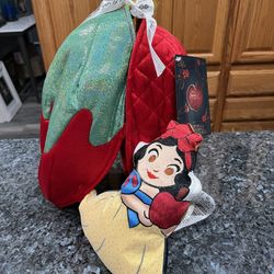 Disney Snow White and Evil Queen Plush in Poisoned Apple Plush.  Brand New with Tag