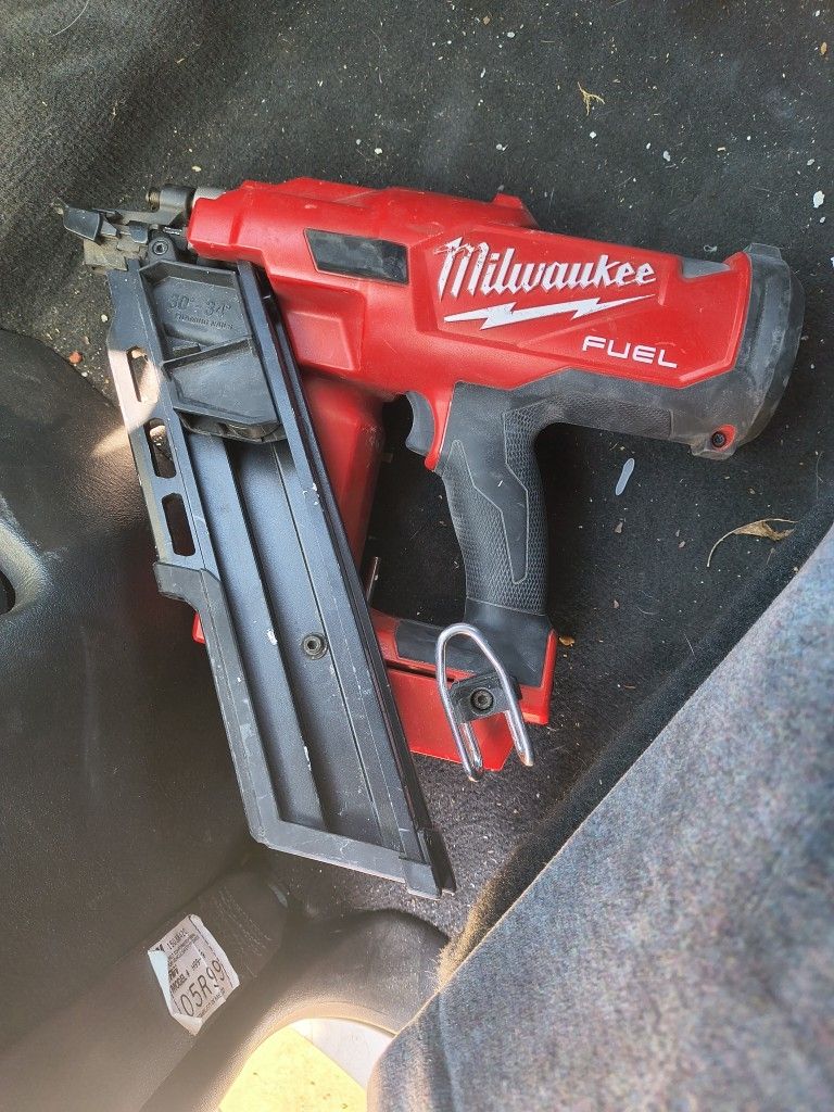 Milwaukee Framing Nailer 
