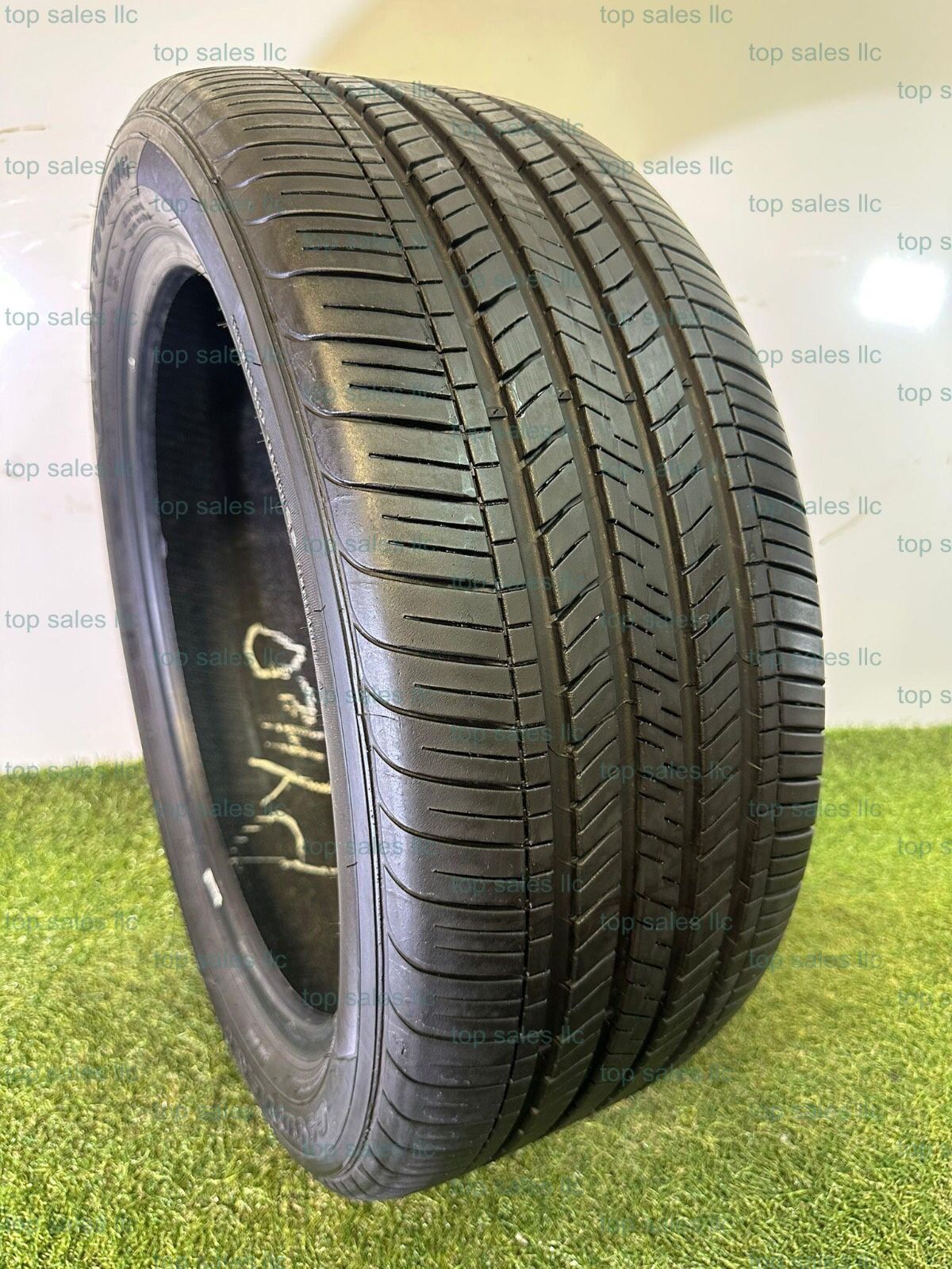 U183 245 45 20 99V Goodyear Eagle Touring One Used Tire 90% Life