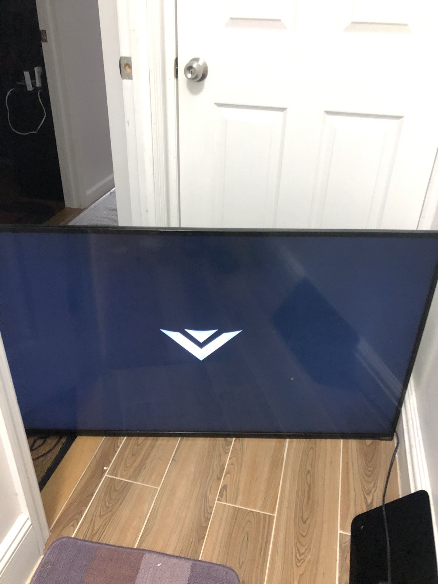 Vizio 39 Tesla 50” inch TV (no remote )