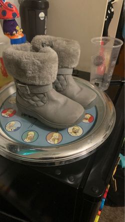 Oshkosh snow boots sz 8