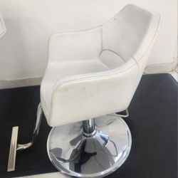 6 STYLIST CHAIR FOR SALE