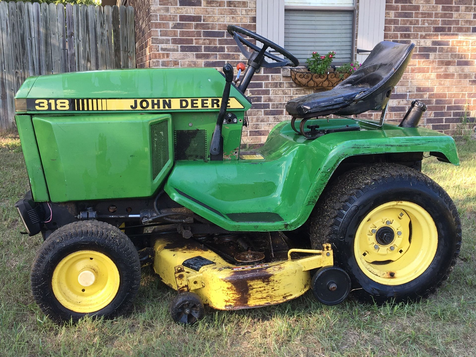 John Deere 318 Tractor