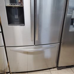 Whirlpool Refrigerator Works Great.