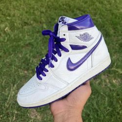 Jordan 1 Purple Metallic Sz7M / 8.5W