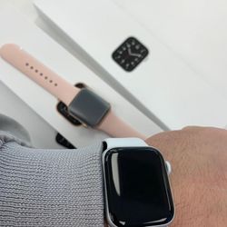 Apple Watch SE PAYMENTS AVAILABLE NO CREDIT NEEDED 