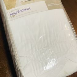 White King Size Bed Skirt - New