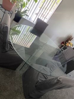 Glass Dinning Table / Mesa De Vidrio