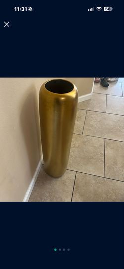 Metal gold vase indoor outdoor use new