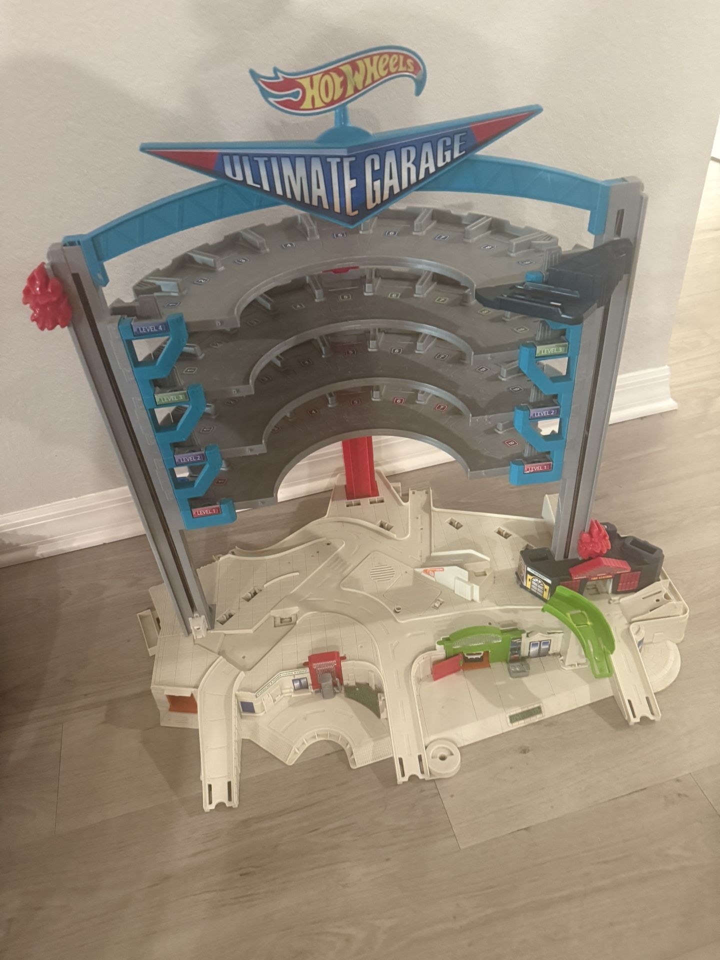 Hot Wheels Ultimate Garage